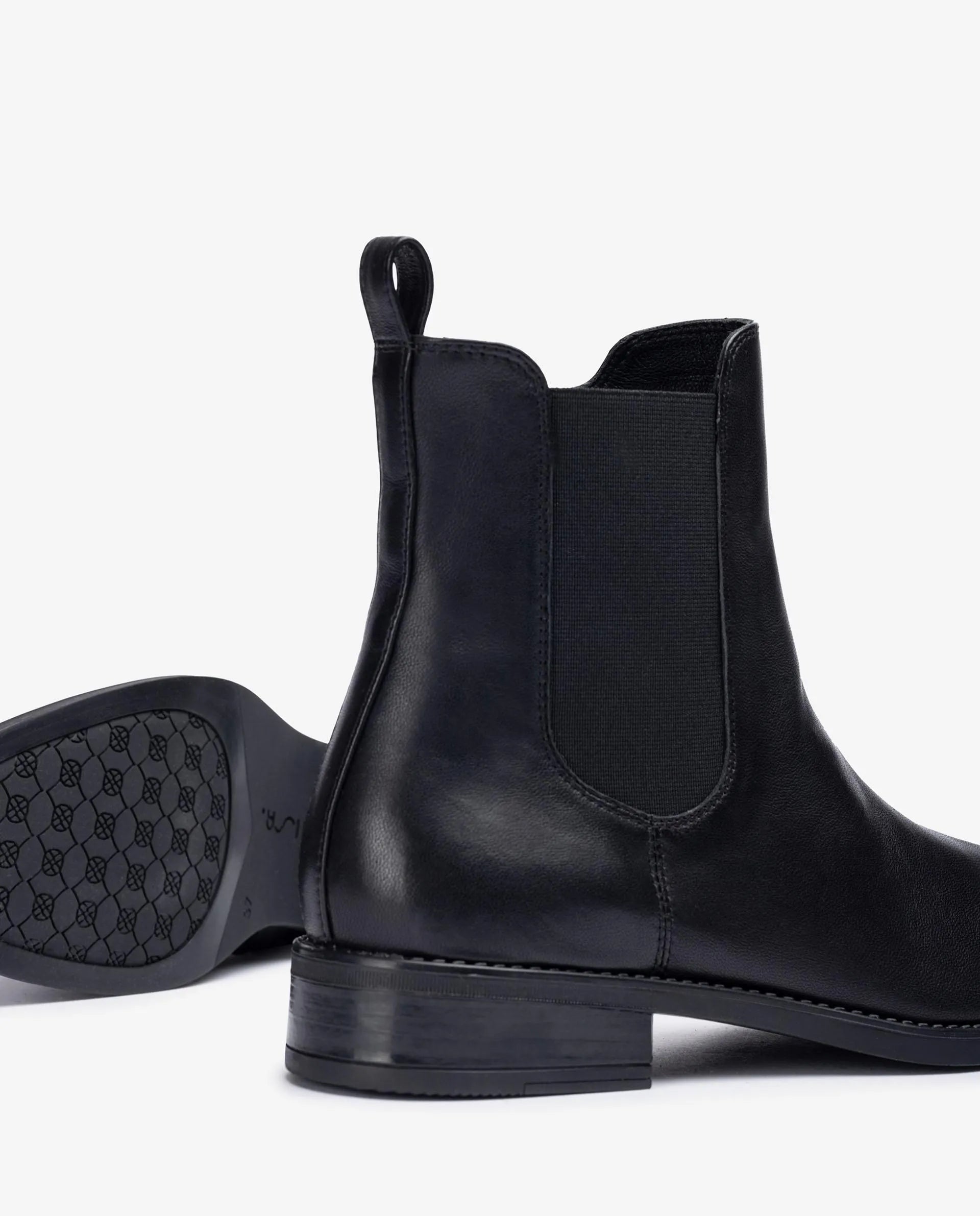 BARTY STT BLACK